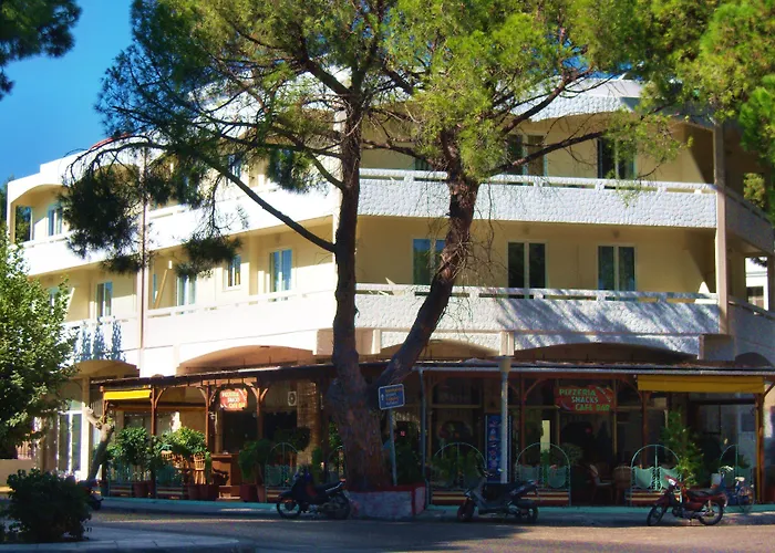 Fantasia Aparthotel 2*