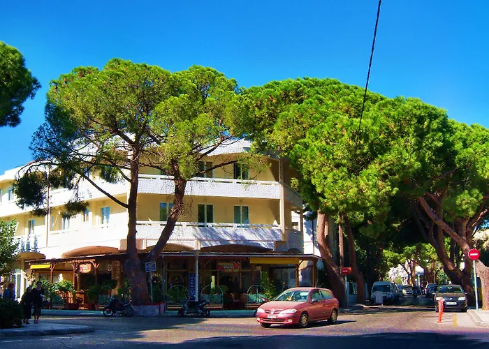 Aparthotel Fantasia 2*