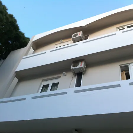 Aparthotel Fantasia 2*
