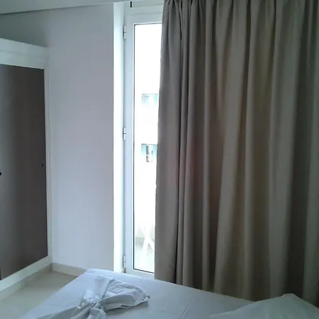 Fantasia Aparthotel 2*