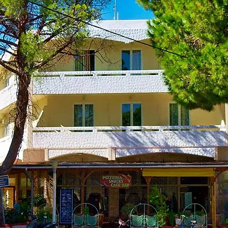 Aparthotel Fantasia 2*