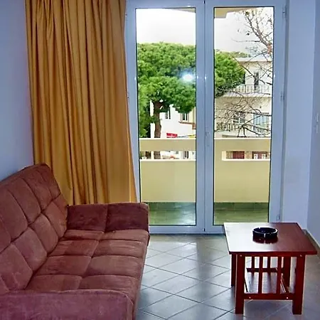 Fantasia Aparthotel 2*