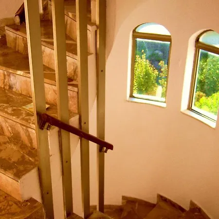 Aparthotel Fantasia 2*