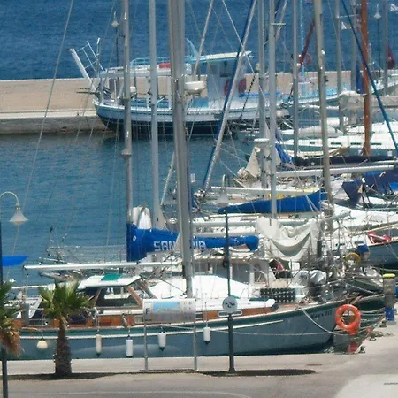 Fantasia Ξενοδοχείο με διαμερίσματα 2*